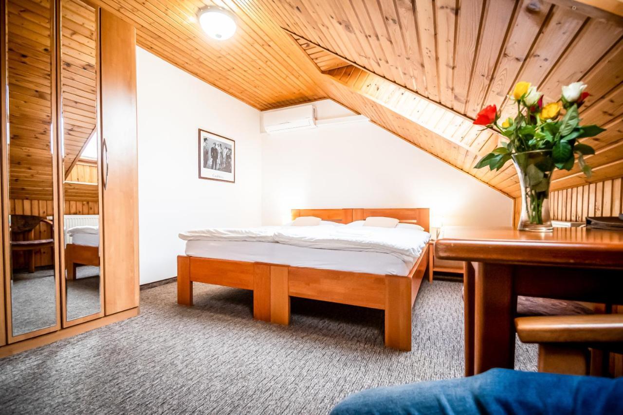 Hotel Squash Centrum Prievidza Exterior foto
