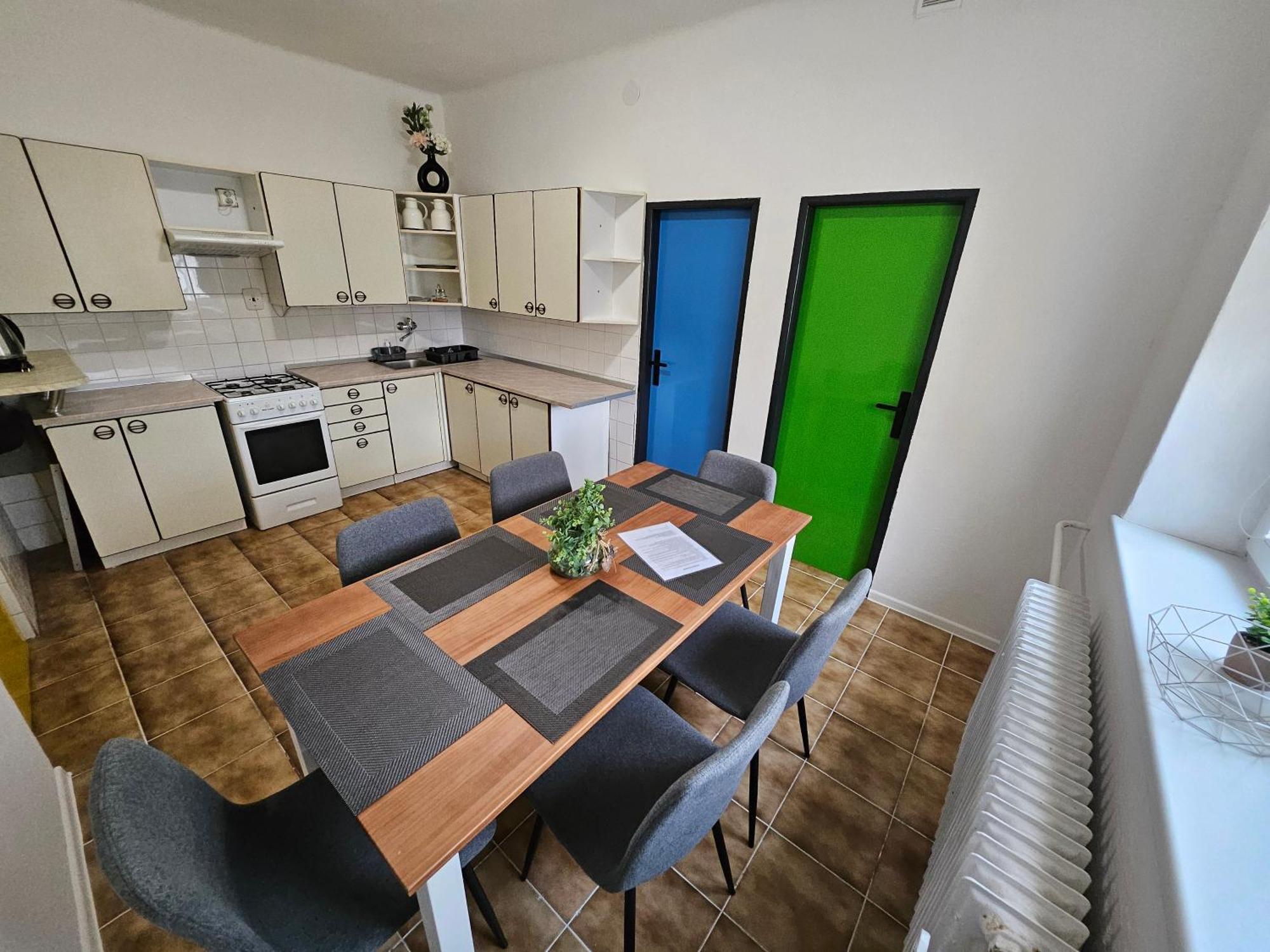 Hotel Squash Centrum Prievidza Cameră foto