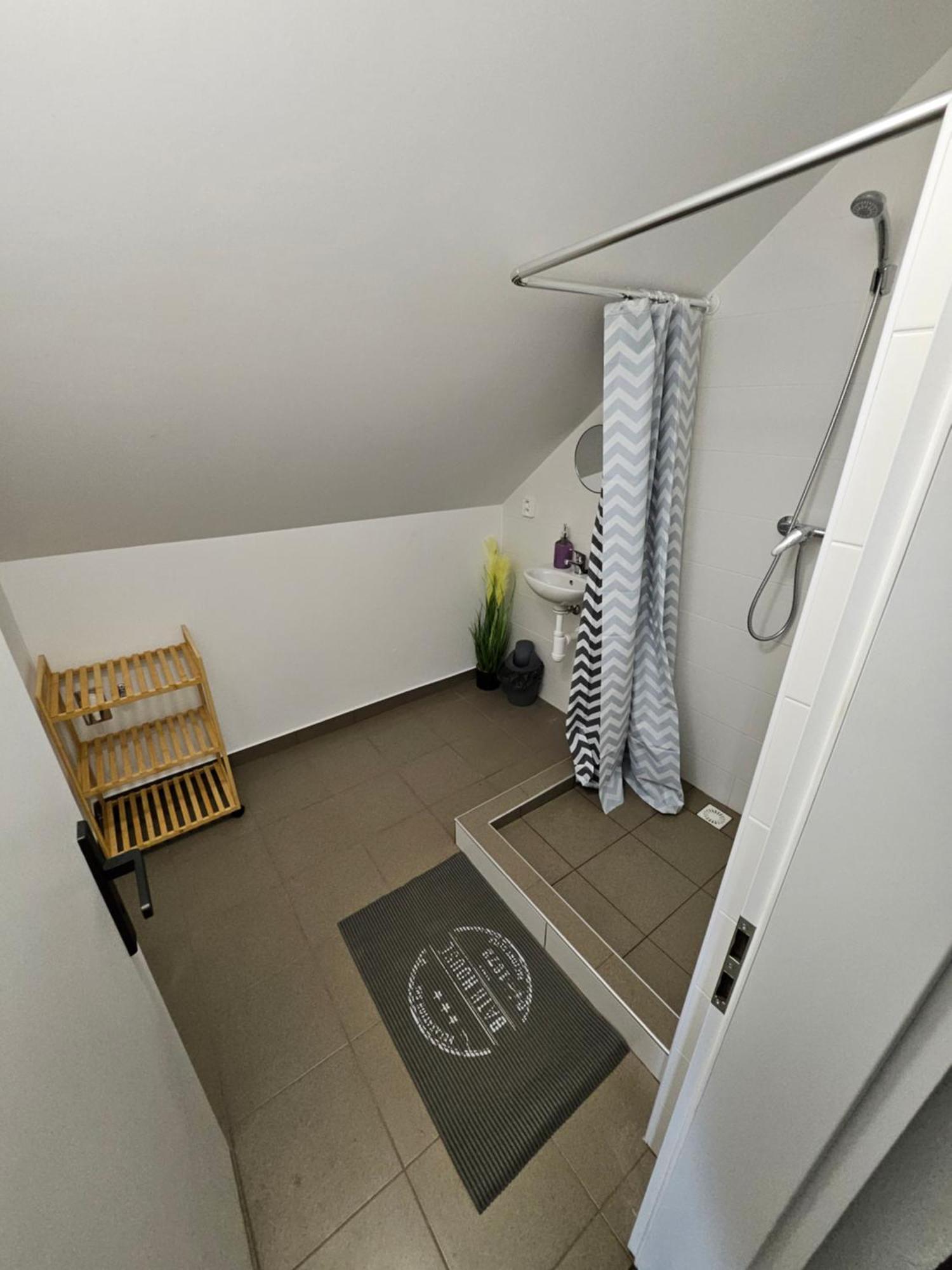 Hotel Squash Centrum Prievidza Cameră foto